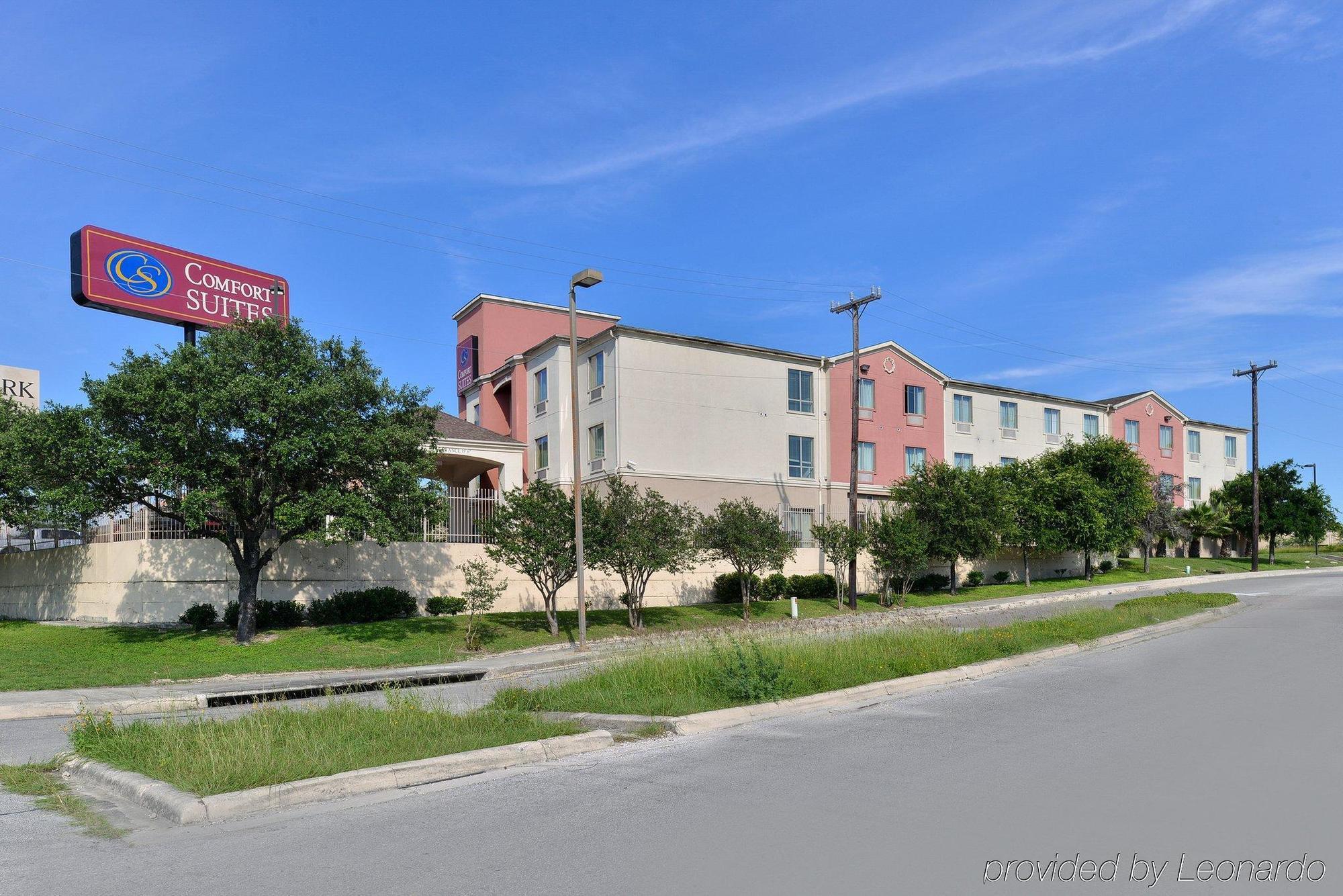 Red Roof Plus San Antonio Northeast Exterior photo