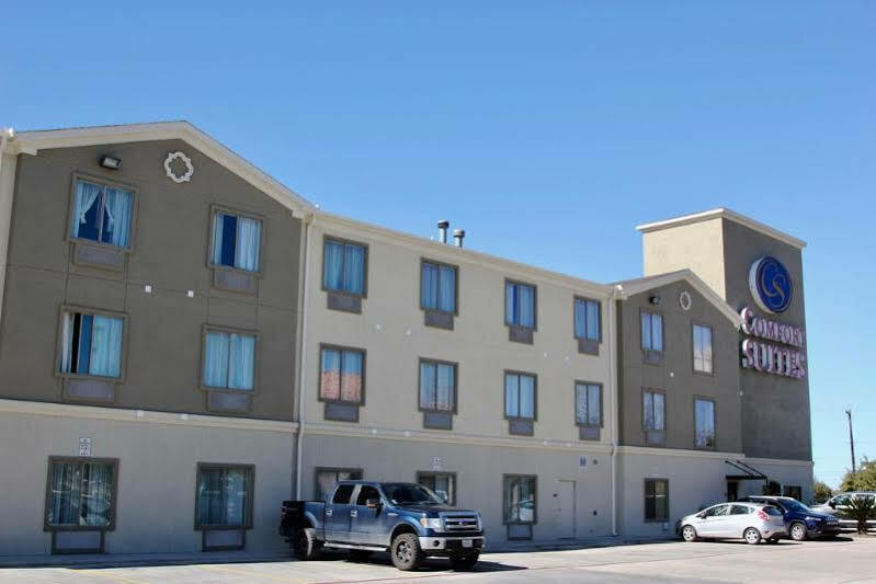 Red Roof Plus San Antonio Northeast Exterior photo